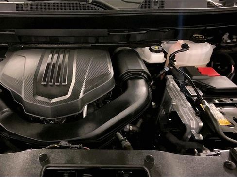 Used 2024 GMC Acadia Elevation image 10