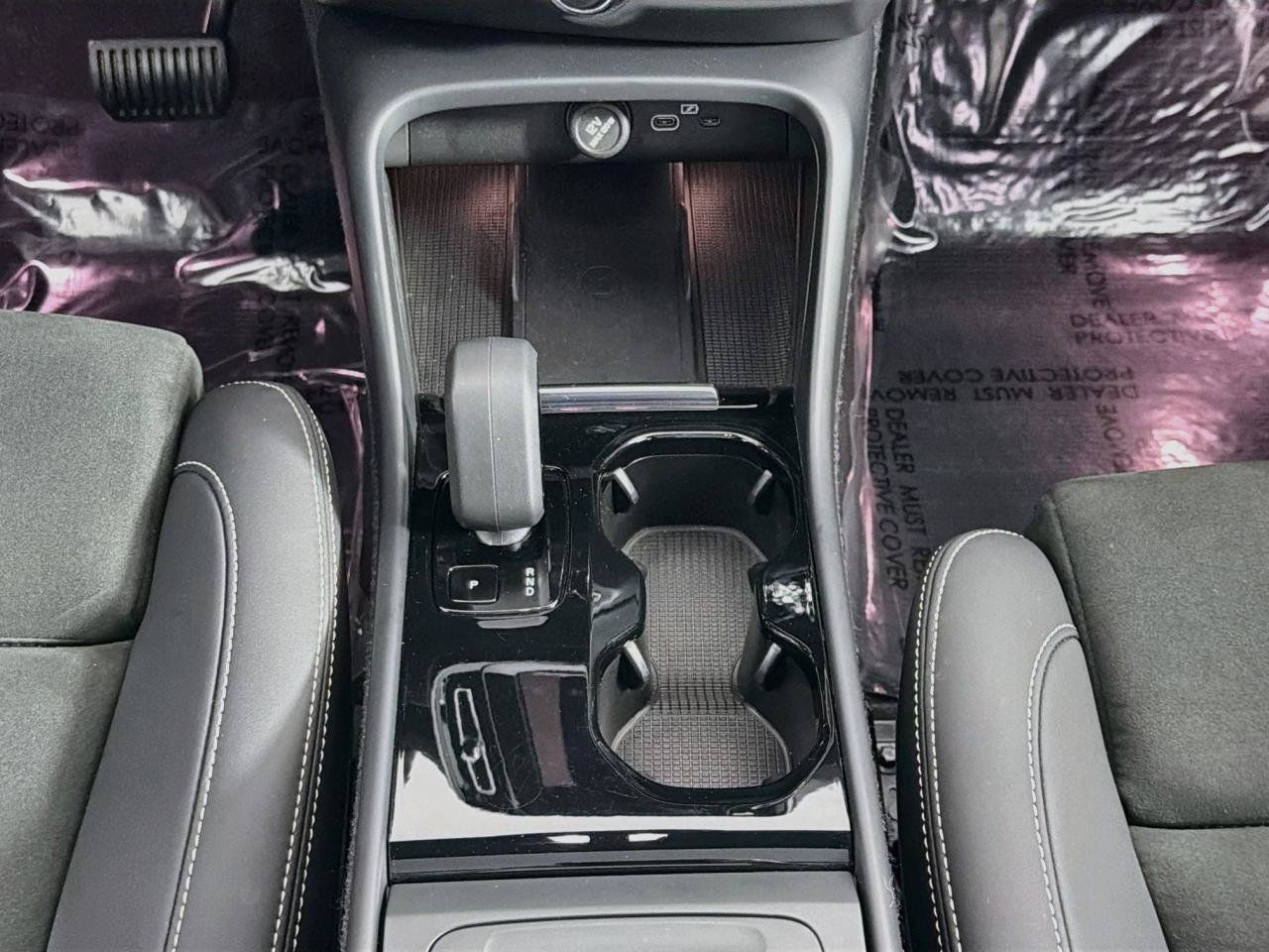 Used 2023 Volvo XC40 Recharge Plus AWD/4WD image 17