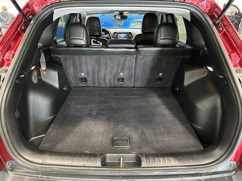 Used 2020 Jeep Cherokee Trailhawk image 29