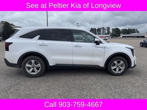 Used 2024 Kia Sorento LX FWD image 4
