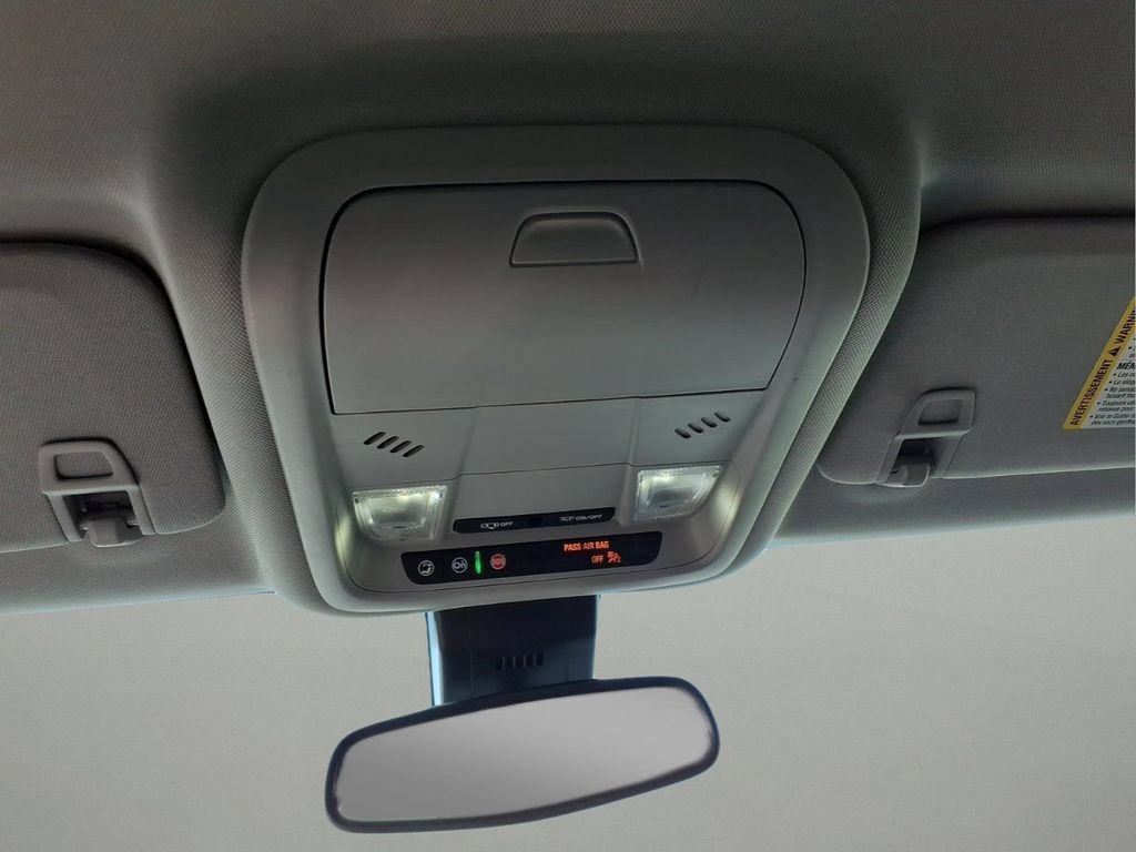Used 2024 GMC Terrain SLE w/ Driver Convenience Package FWD image 24