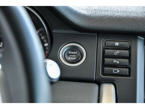 Used 2019 Land Rover Discovery Sport SE AWD/4WD image 18