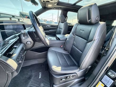 Used 2021 Cadillac Escalade Sport AWD/4WD image 19