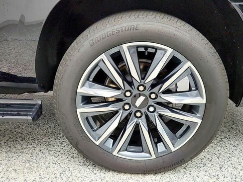 Used 2023 Cadillac Escalade ESV Sport Platinum AWD/4WD image 9