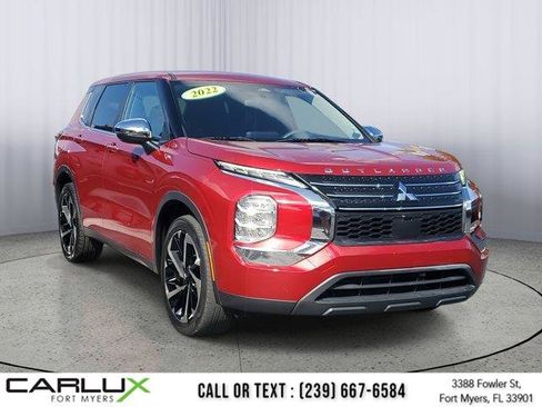 Used 2022 Mitsubishi Outlander ES image 3