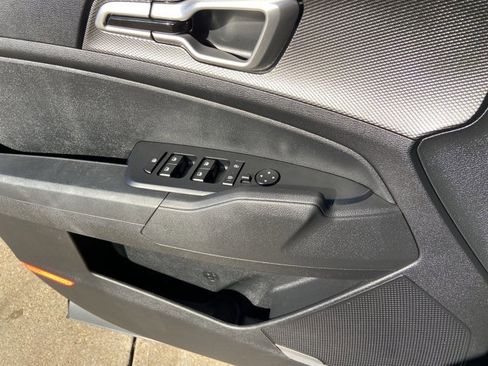 Used 2024 Kia Sportage LX image 45