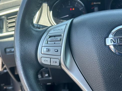 Used 2016 Nissan Rogue AWD image 21