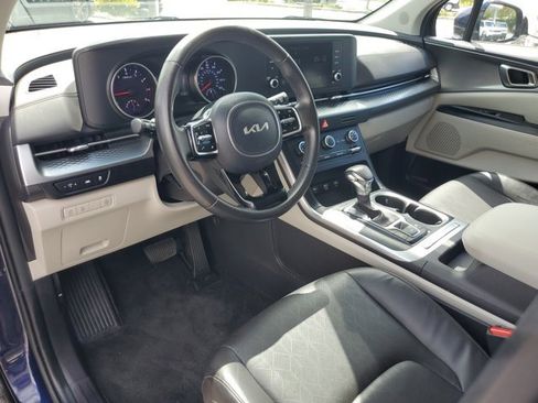 Used 2024 Kia Carnival LX FWD image 20