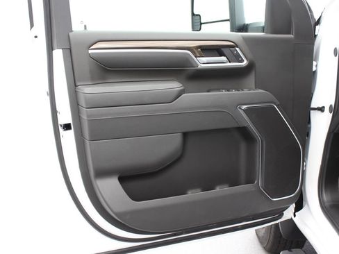 Used 2026 Chevrolet Silverado 2500 LT AWD/4WD image 18