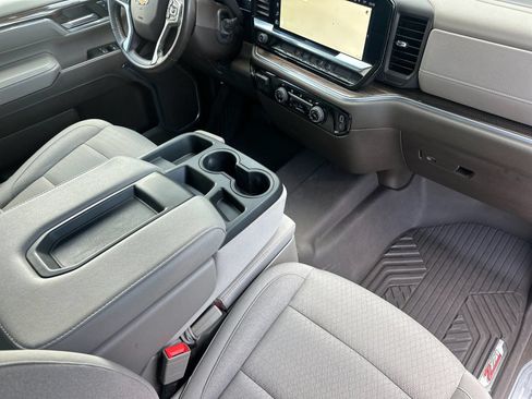 Used 2024 Chevrolet Silverado 2500 LT w/ Z71 Off-Road Package AWD/4WD image 16