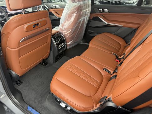 Used 2027 BMW X7 xDrive40i w/ Executive Package AWD/4WD image 17