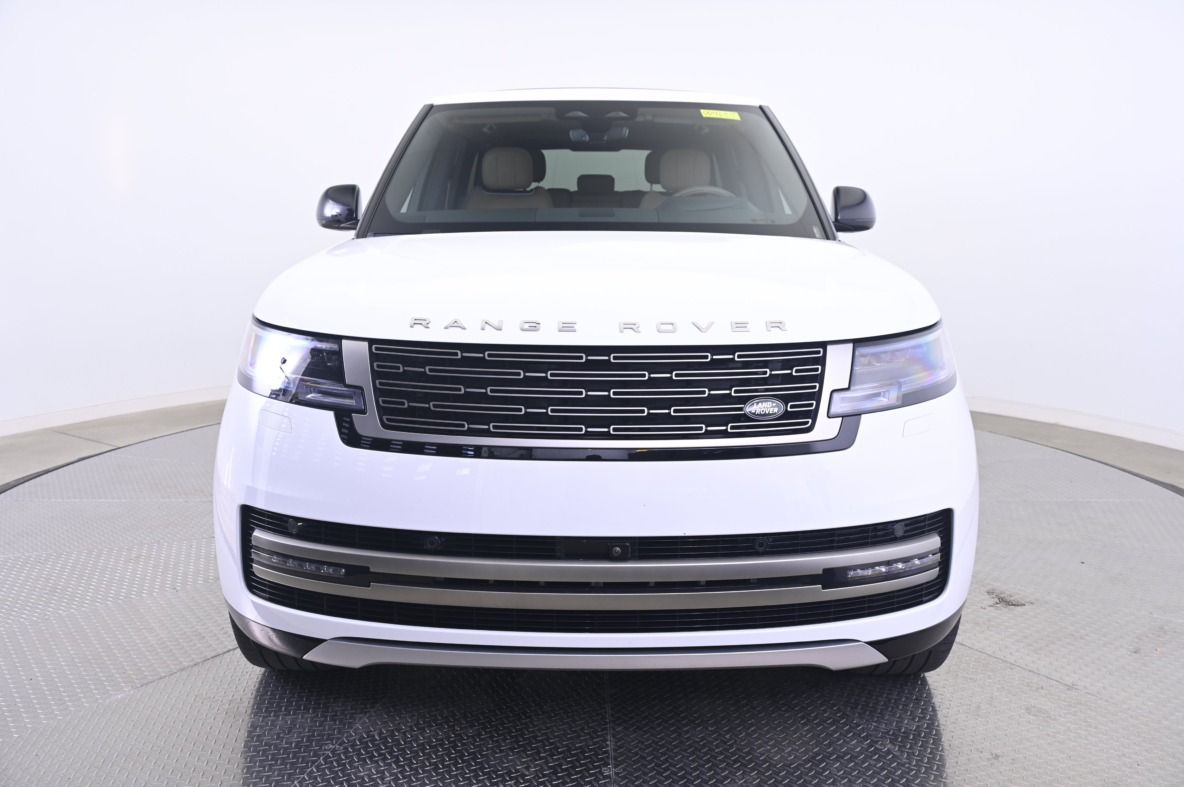 Used 2025 Land Rover Range Rover SE AWD/4WD image 10