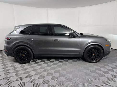 Certified 2024 Porsche Cayenne AWD/4WD image 8