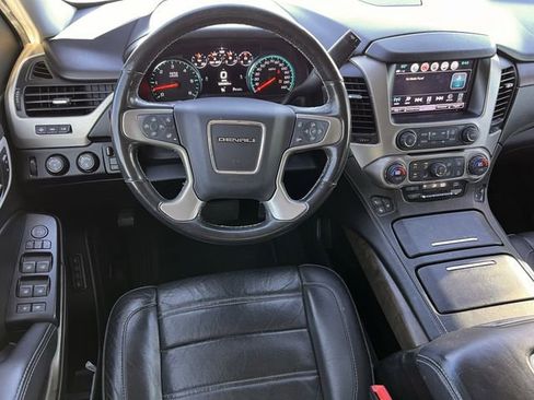 Used 2018 GMC Yukon XL Denali w/ Denali Ultimate Package image 10
