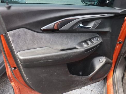 Used 2022 Chevrolet TrailBlazer LT w/ Sun and Liftgate Package FWD image 16