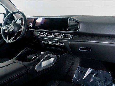 Used 2024 Mercedes-Benz GLE 450 4MATIC w/ Winter Package image 52