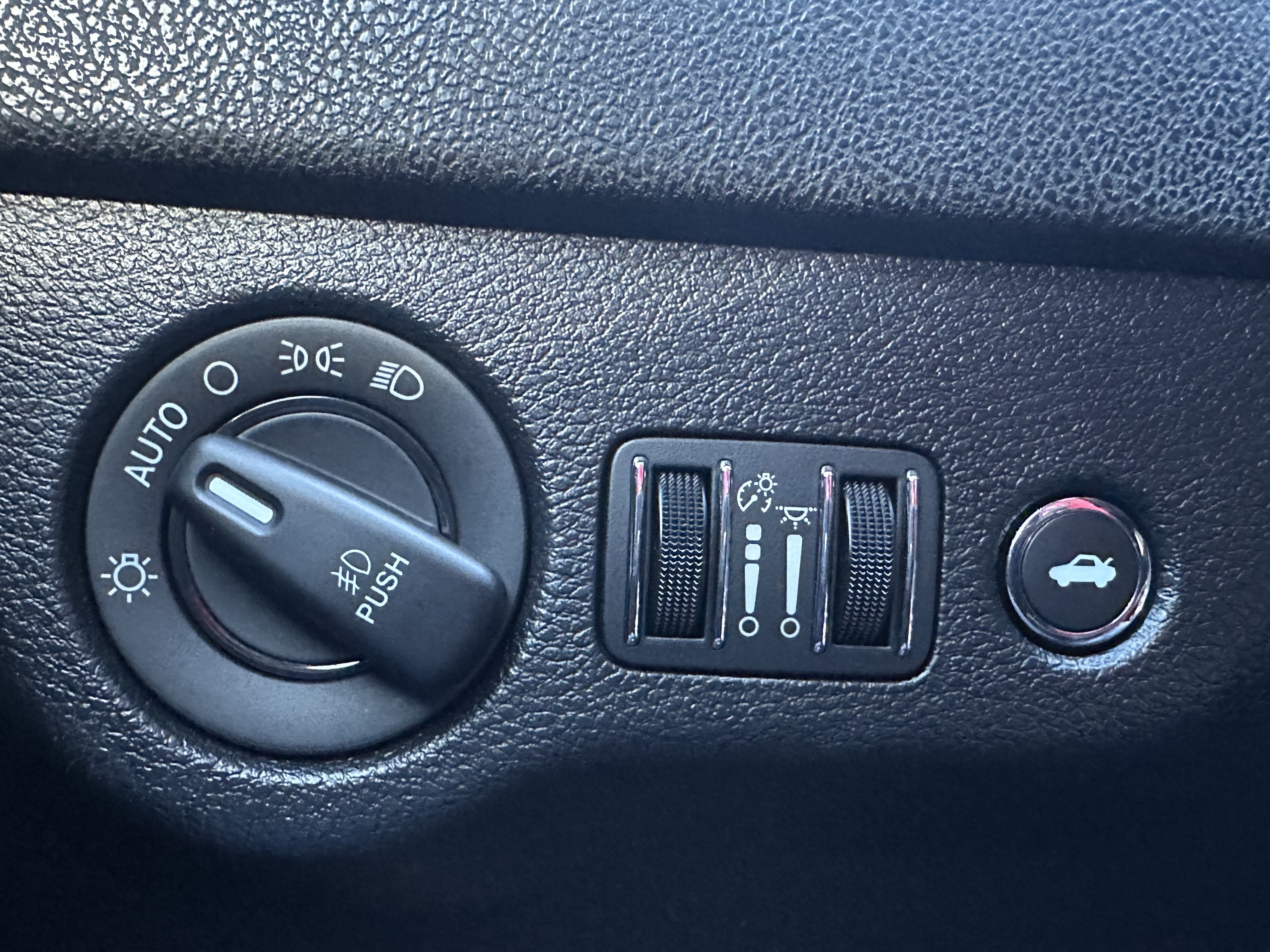 Used 2022 Dodge Charger SXT AWD/4WD image 29
