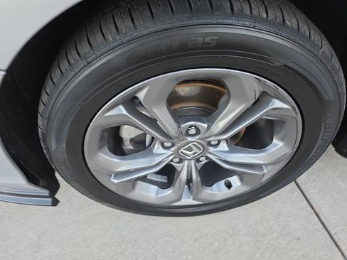 Used 2024 Honda Accord EX image 11