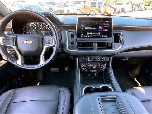 Used 2021 Chevrolet Tahoe LT w/ Luxury Package image 13