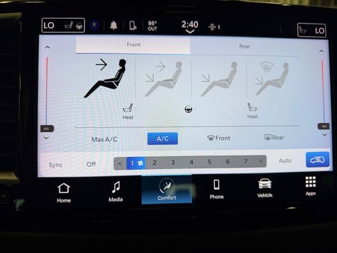 Used 2023 Chrysler Pacifica Touring-L FWD image 19