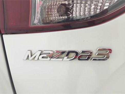 Used 2015 MAZDA MAZDA3 i Sport image 13