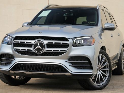 Used 2022 Mercedes-Benz GLS 450 4MATIC w/ AMG Line Exterior image 3