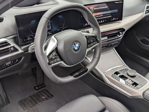 Used 2025 BMW 330i Sedan image 4