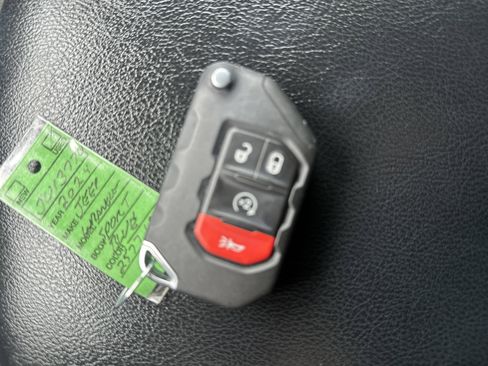 Used 2024 Jeep Wrangler Unlimited Sport AWD/4WD image 27