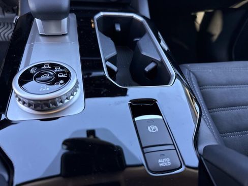 New 2026 Mitsubishi Outlander AWD image 33
