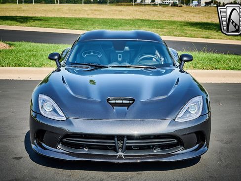 Used 2013 SRT Viper GTS w/ GTS Laguna Interior Pkg image 9