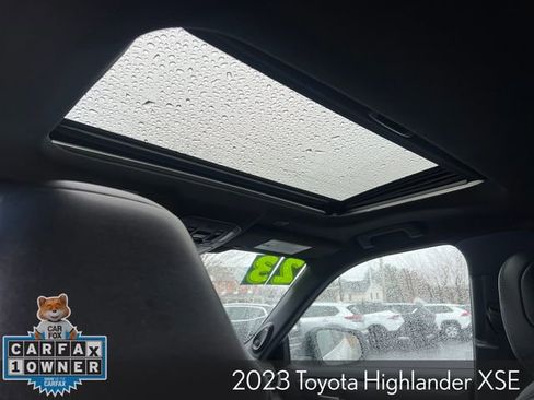 Used 2023 Toyota Highlander XSE image 28