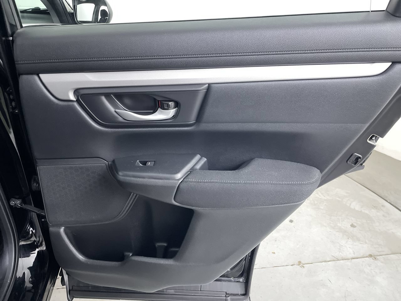 Used 2018 Honda CR-V LX image 23