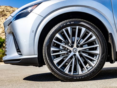 Used 2025 Lexus RX 350 Premium Plus w/ Convenience Package FWD image 6