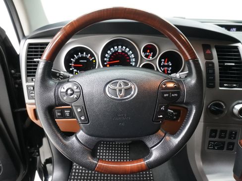 Used 2013 Toyota Sequoia Platinum image 21