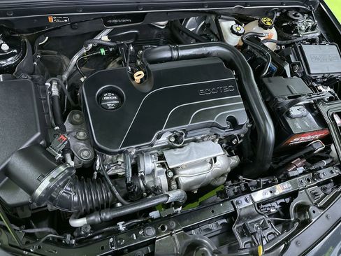 Used 2020 Chevrolet Malibu LT image 29