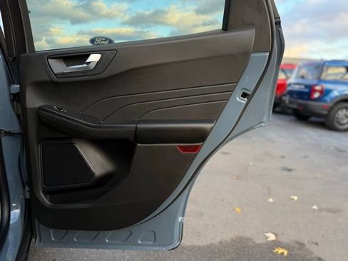 Certified 2025 Ford Escape ST-Line Elite image 17