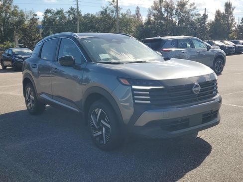 New 2026 Nissan Kicks SV image 3