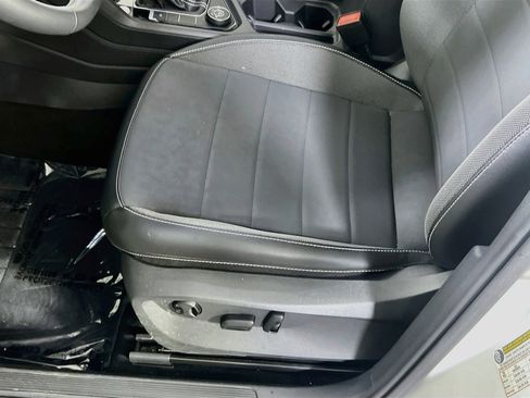 Used 2023 Volkswagen Taos SE image 18