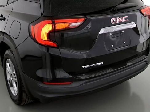Used 2020 GMC Terrain SLE w/ Driver Convenience Package image 9