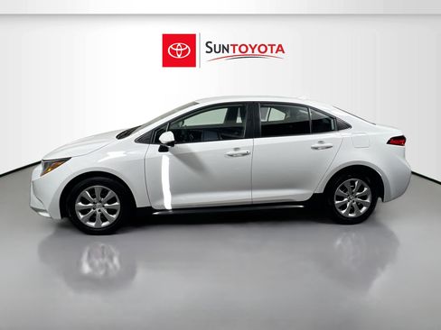 Used 2025 Toyota Corolla LE image 7