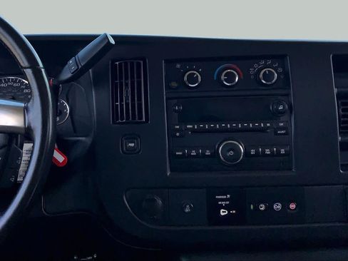 Used 2018 Chevrolet Express 3500 LT w/ LT Preferred Equipment Group RWD image 7