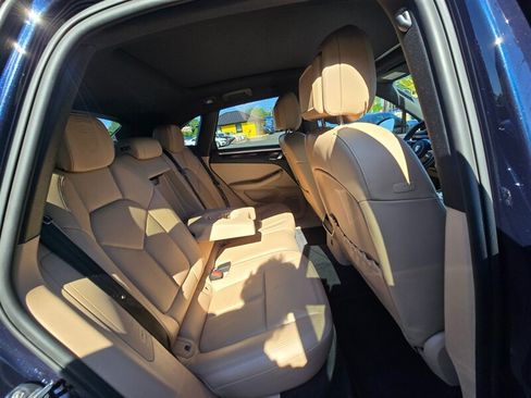 Used 2021 Porsche Macan AWD/4WD image 17