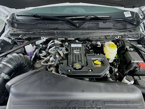 New 2026 RAM 3500 Big Horn AWD/4WD image 17