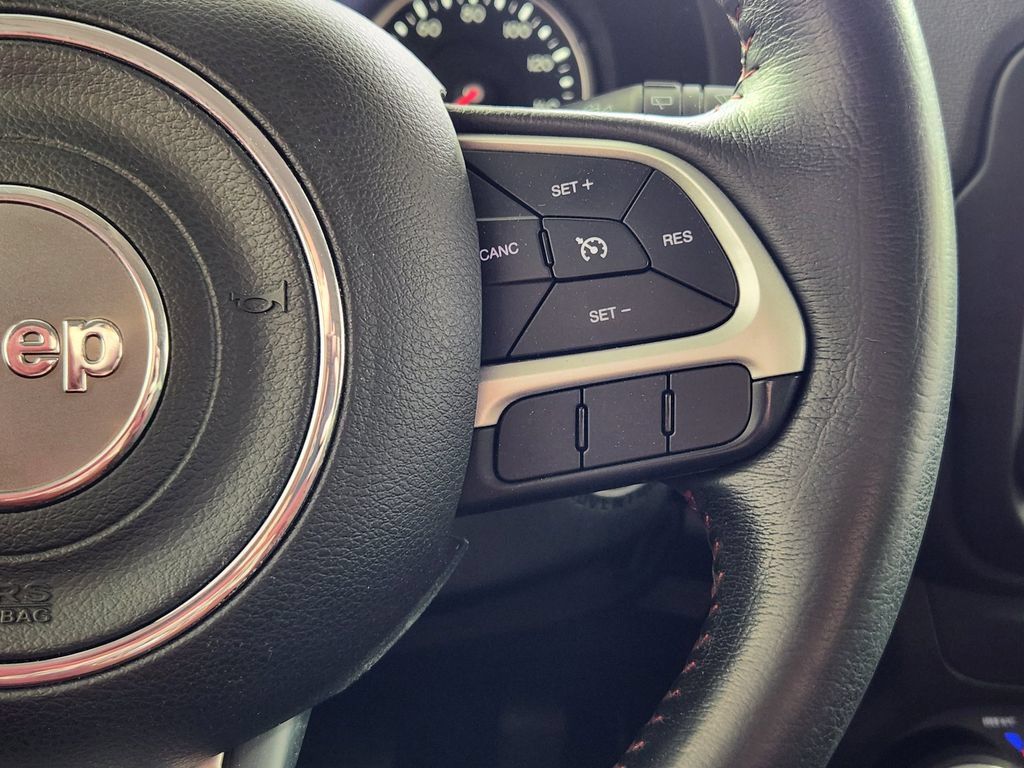 Used 2016 Jeep Renegade Trailhawk AWD/4WD image 19