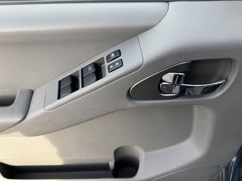 Used 2014 Nissan Frontier SV w/ SV Value Truck Package image 16