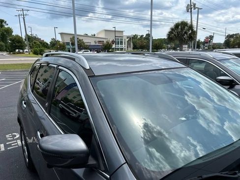 Used 2016 Nissan Rogue SV w/ SV Premium Package FWD image 5