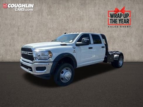 New 2024 RAM 5500 Tradesman w/ Chrome Appearance Group image 1