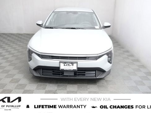 New 2026 Kia K4 FWD image 2