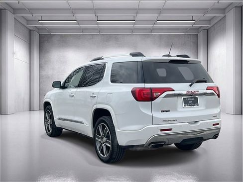 Used 2019 GMC Acadia Denali image 5