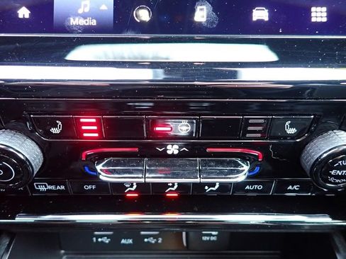 Used 2023 Jeep Grand Cherokee Altitude image 23